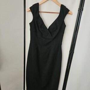 Maggy London Black V-Neck Sleeveless Sheath Dress